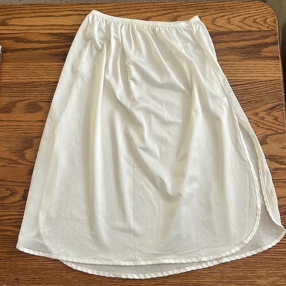 “Vintage Slip- Made in the USA size small” - Picture 1 of 7